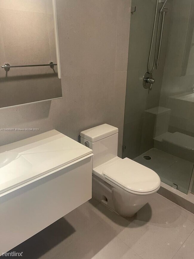 Foto del edificio - 2 br, 2 bath Condo - 2025 Brickell Ave Apt...