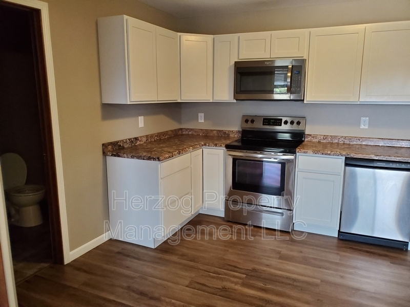 Foto principal - 418 8th St S