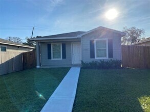 Building Photo - 2853 Golf Crest Dr