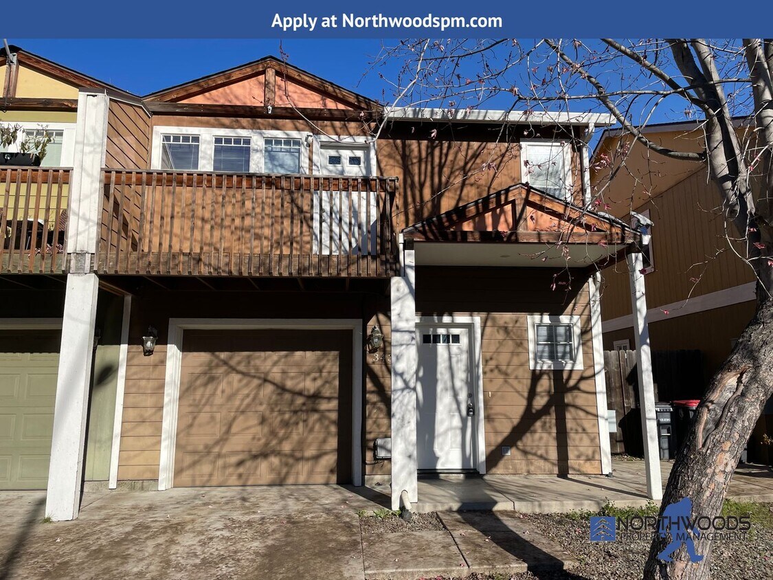 Very Nice 2 Bedroom 2 Bathroom Townhome House Rental in White City