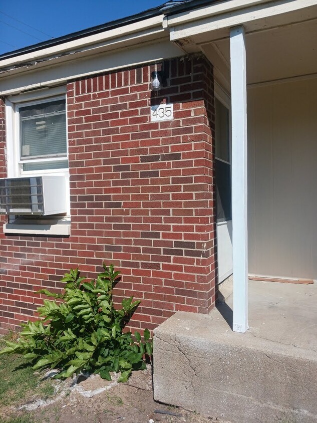 Foto del edificio - 435 N Mathewson Ct
