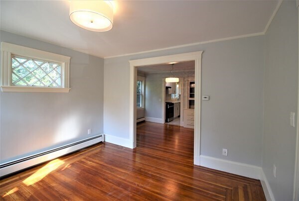 Foto del edificio - 8 Thurston Rd