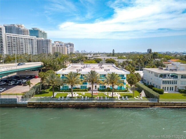 Building Photo - 290 Bal Bay Dr