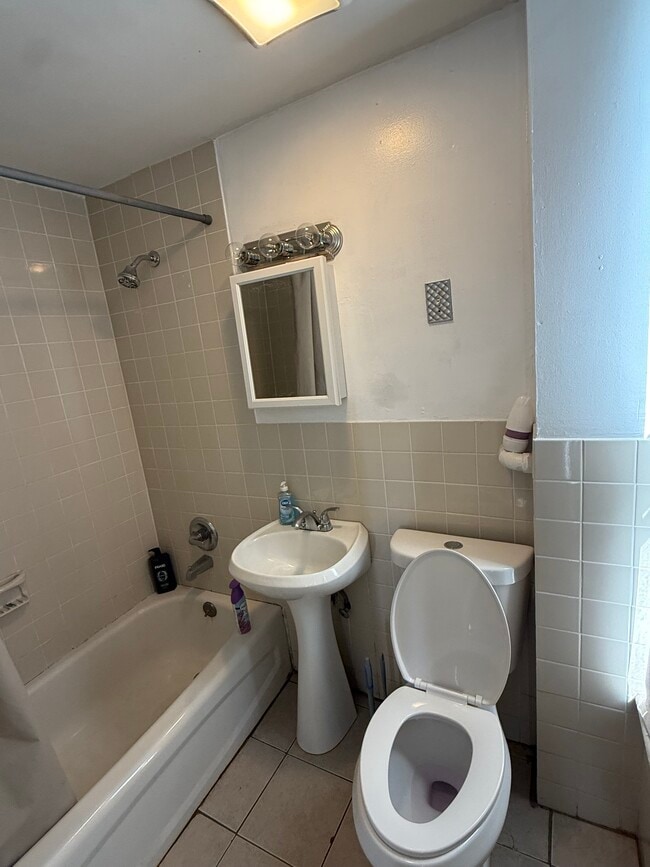 Building Photo - 44 Lee Ave