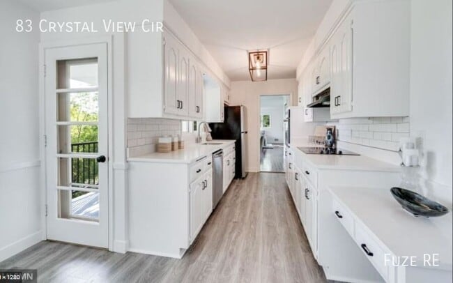 Building Photo - 83 Crystal View Cir