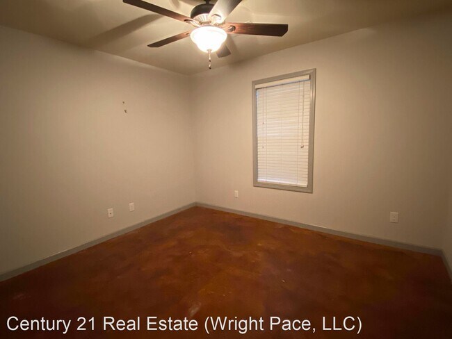 Foto del edificio - 3 br, 2 bath House - 301 Shirley
