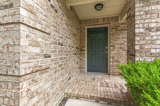 Foto del edificio - 556 Winbridge Ln