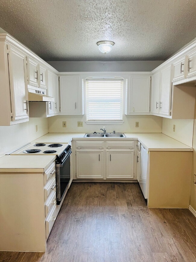 Foto del edificio - 2 Bedroom Duplex