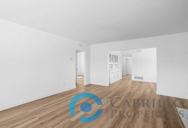 Foto del edificio - 207 E 1st St
