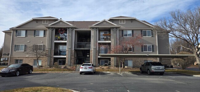 Foto del edificio - 8084 N Ridge Loop E