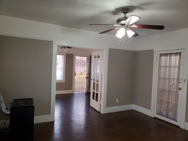 Building Photo - T Street 4 Plex