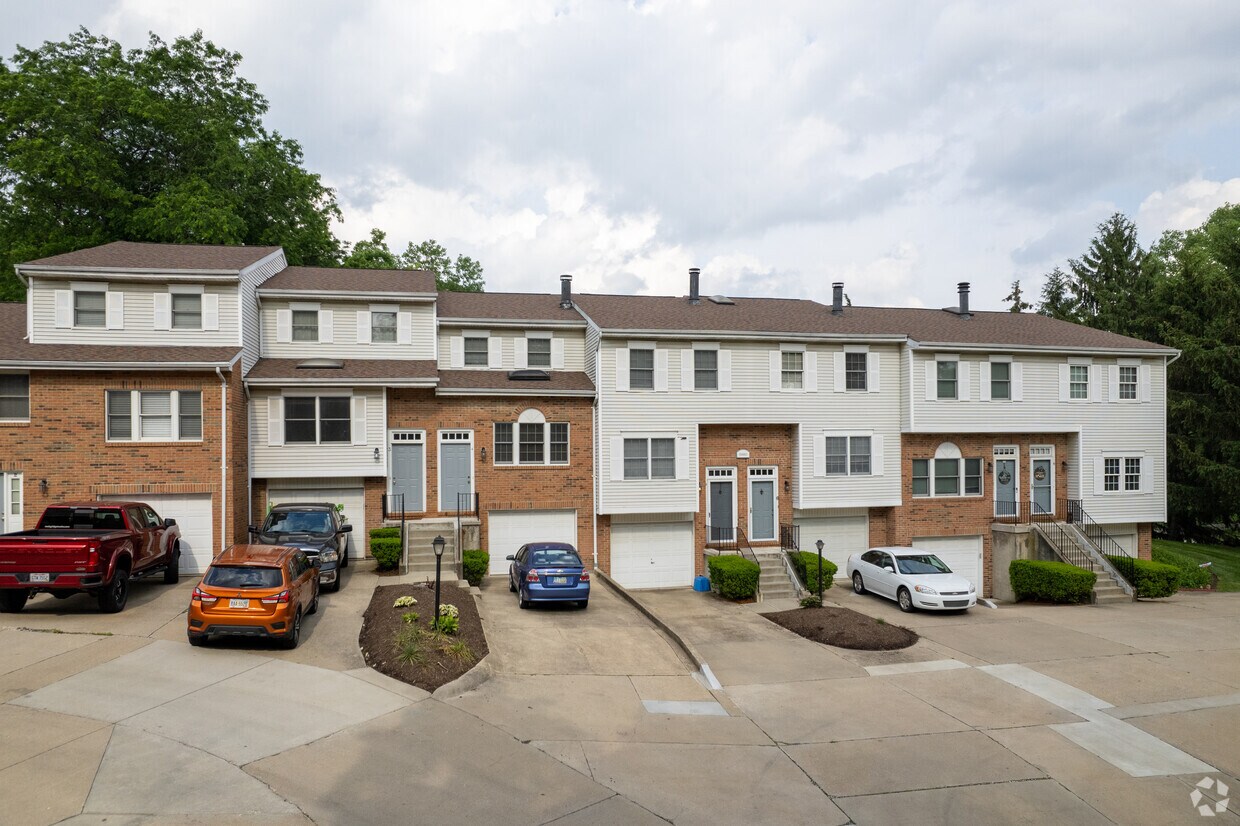 Primary Photo - Cummings Creek Condominiums