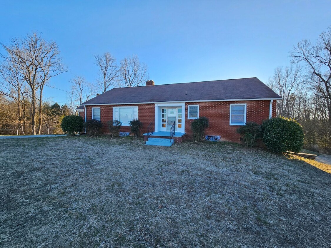 Charming 2/3 BR in Davidson Co! House Rental in High Point, NC