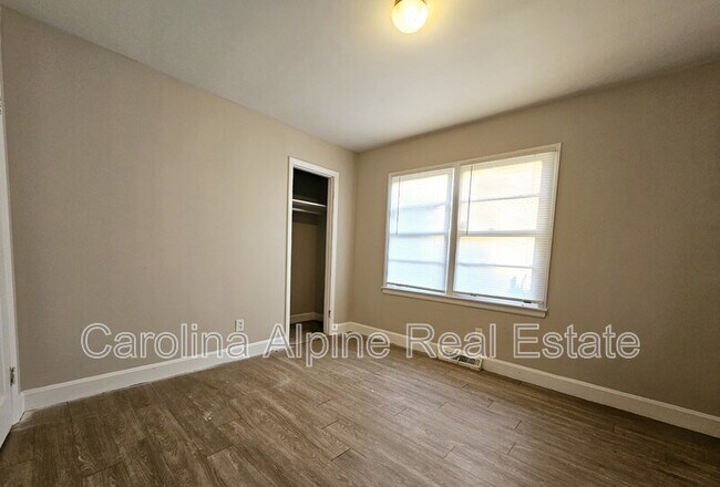 Building Photo - 4228 Brookway Dr
