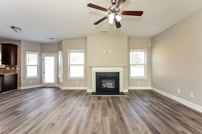 Building Photo - 4074 Village Crossing Cir