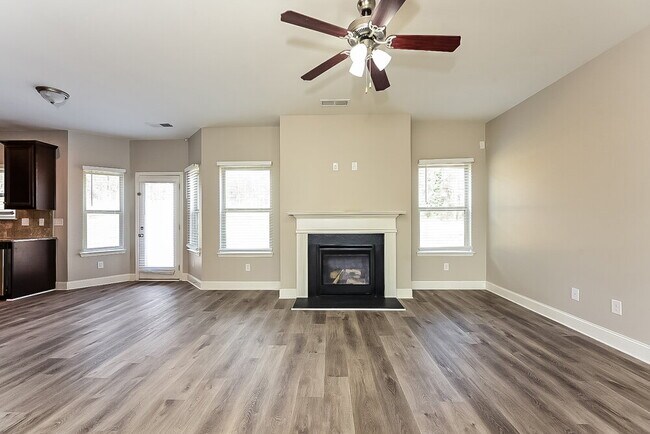 Foto del edificio - 4074 Village Crossing Cir