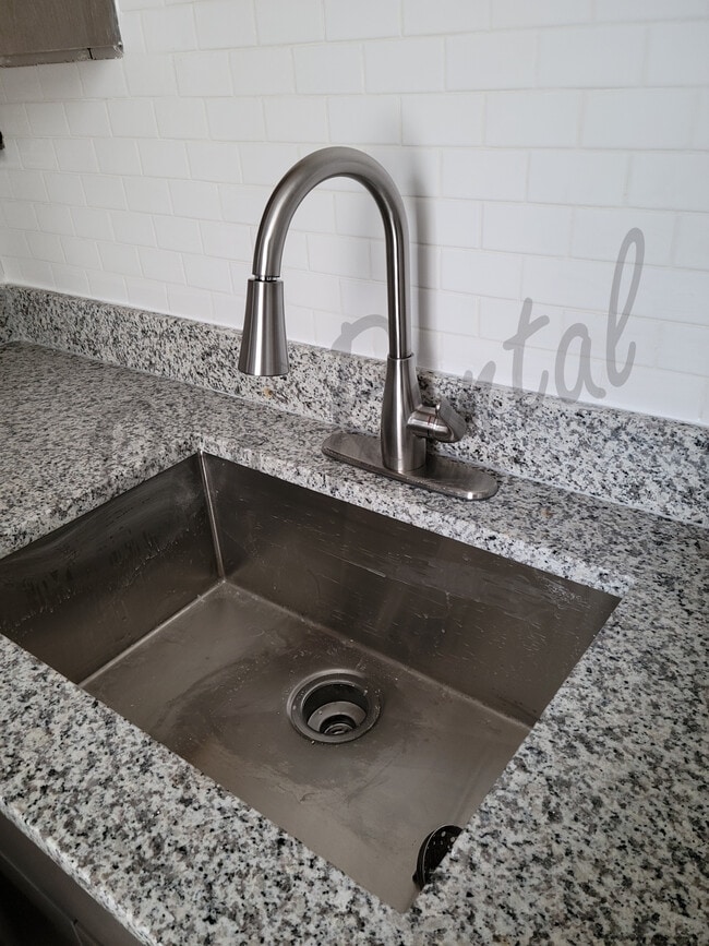 granite countertops - 3841 W Augusta Blvd