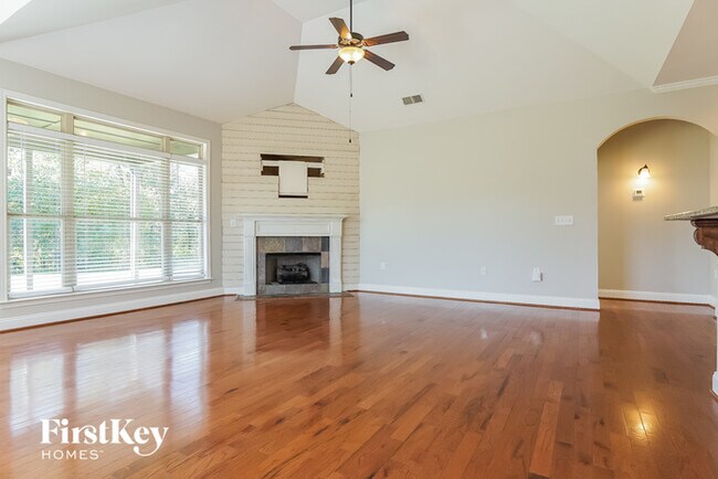 Building Photo - 171 Willow View Lane