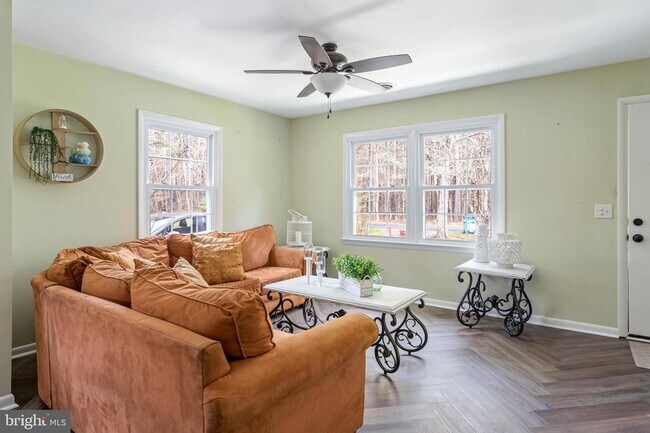 Foto del edificio - 32115 Johnson Rd