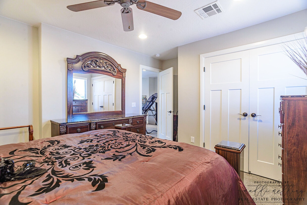 Foto principal - 325 N Red Stone Rd