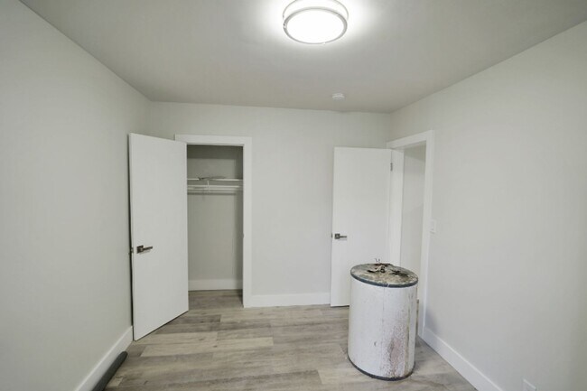 Building Photo - 21 Gifford Ave