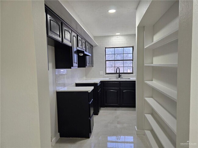 Foto del edificio - 13 Tori Ln