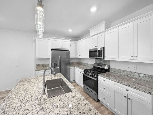 Foto del edificio - Welcome Home to River Village – Where Comfort Meets Community