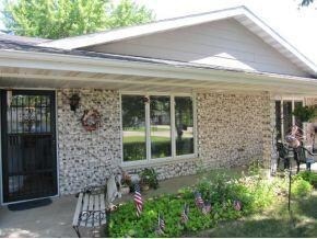 Primary Photo - 300 E Green Meadow Dr