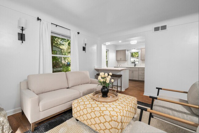 Foto del edificio - 3404 N Dixboro Rd