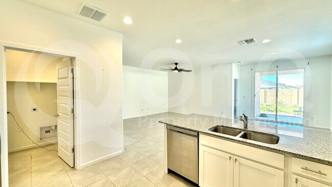 Building Photo - 3468 E Ridley Rd