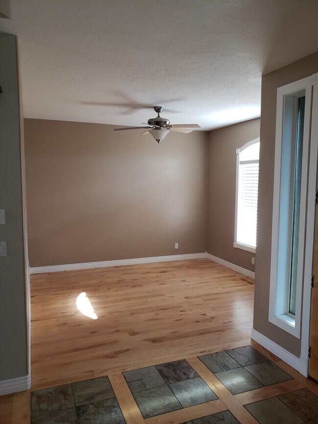 Building Photo - 95 S 2050 W