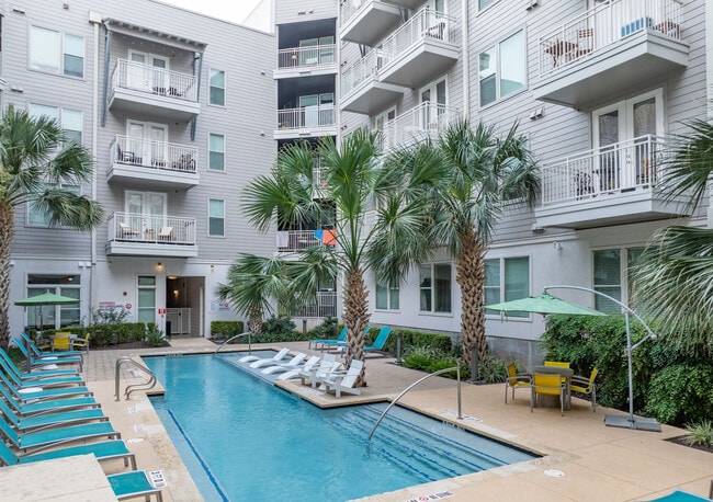 Foto del edificio - 7East