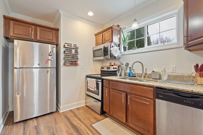 Foto del edificio - Charming Downtown Raleigh Home – Walkable Location!