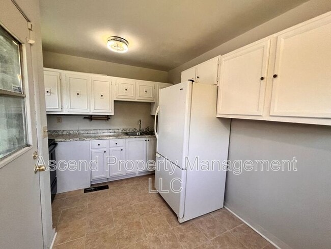 Building Photo - 2109 Walker Ave