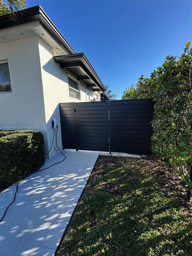 Foto del edificio - 8000 SW 19th St