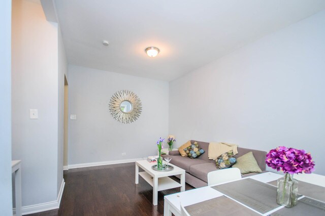 Foto del edificio - 4318 N Clarendon Ave