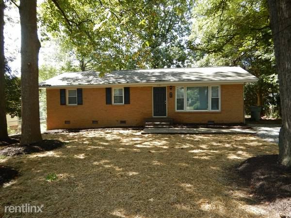 Primary Photo - 1101 Pondella Dr