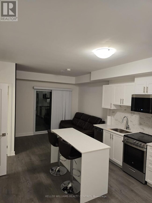 Photo du bâtiment - 715 Davis Dr