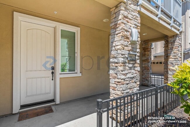 Building Photo - 5823 Brandon Ct