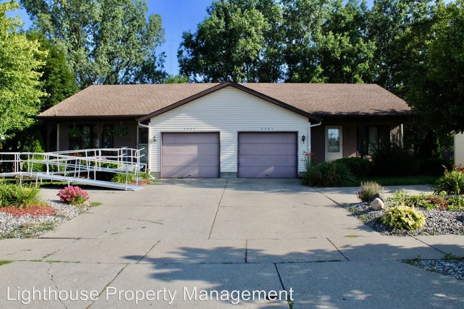Foto del edificio - 2687-2687 Woodmeadow Dr SE