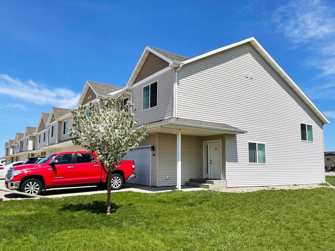 Foto principal - Woodside Townhomes