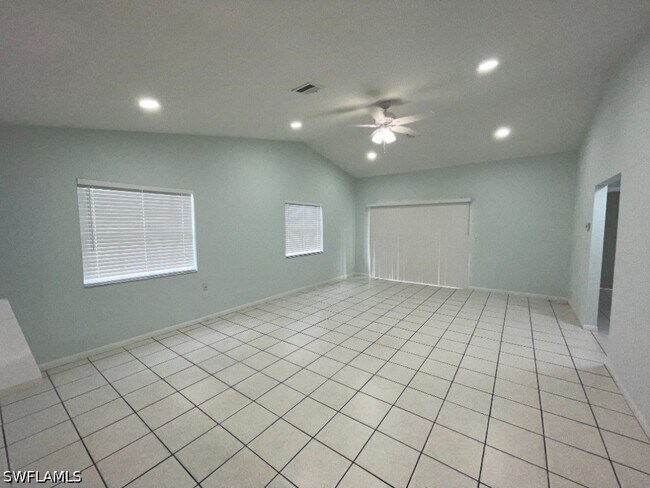 Foto del edificio - 9044 Tangelo Blvd