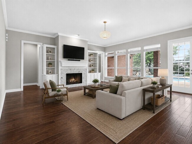 Foto del edificio - 1210 Forest Hills Dr