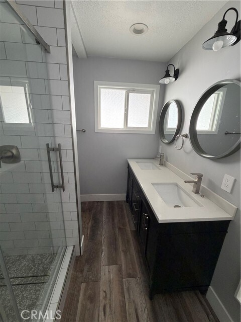 Building Photo - 650 Juanita St