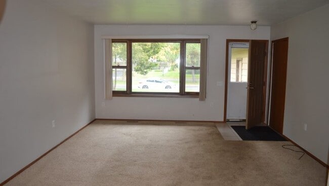 Building Photo - 4505 Diamond Dr