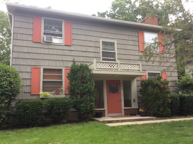 Building Photo - 309 Palomino Ln