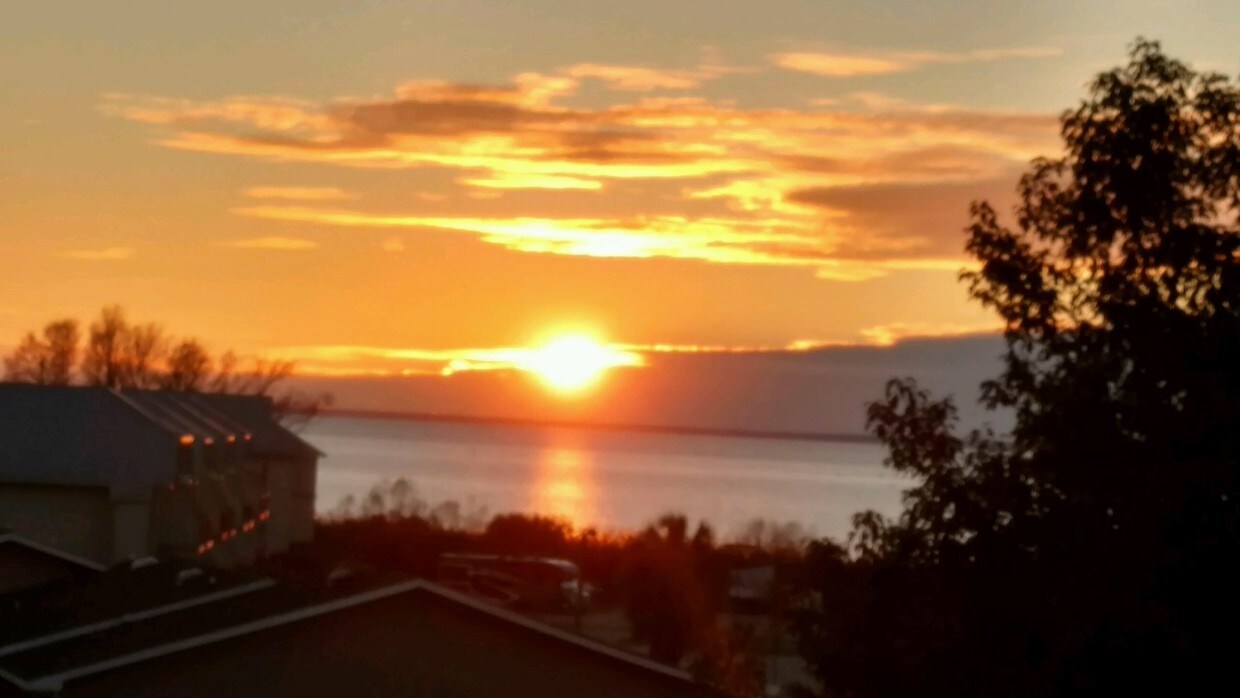 Foto principal - 2020 Sea Cliff Dr N