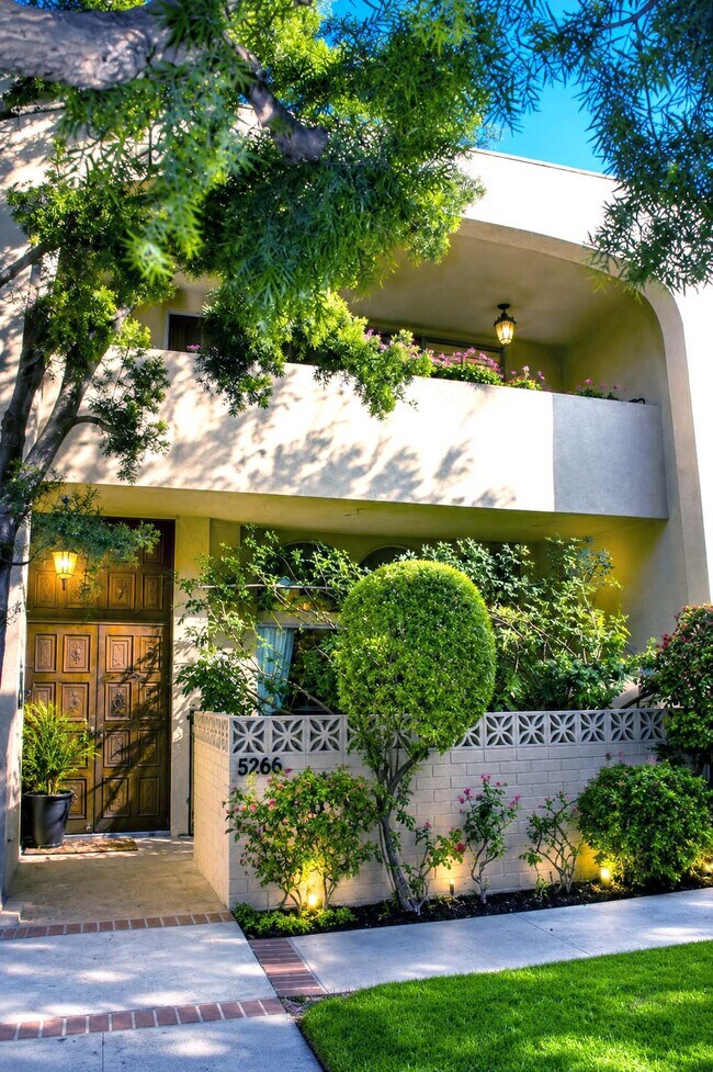Foto del edificio - 5266 Lindley Ave