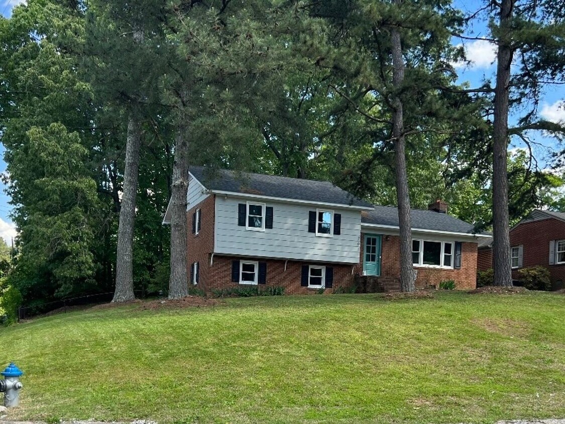 Primary Photo - 3 Bedroom Single Family Home in Oxford