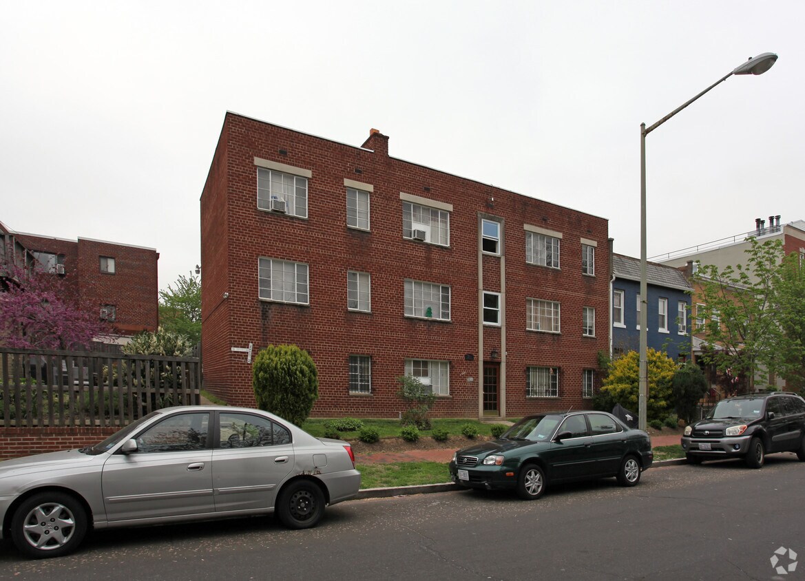Primary Photo - 714 11th St NE